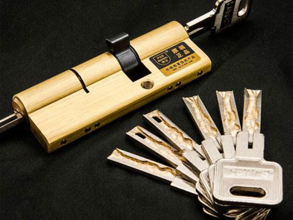 阿拉善右24小时上门开锁公司